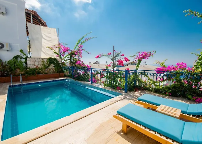 Mazara Villa *